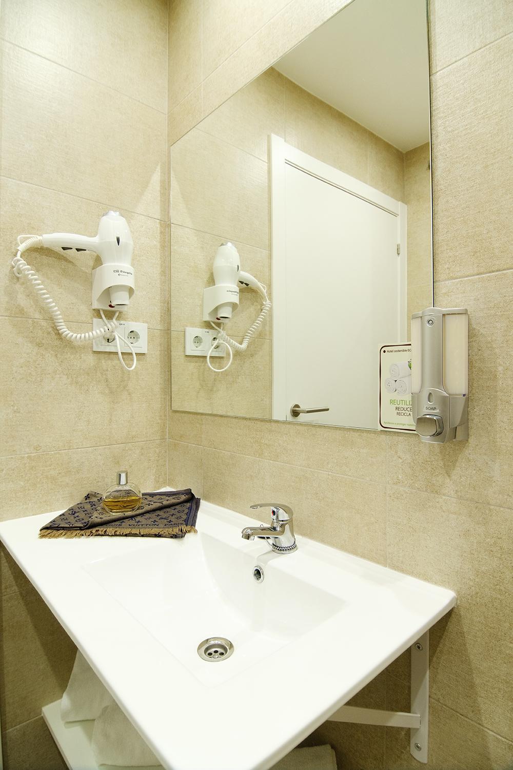 Hotel Bestprice Alegria Madrid Dış mekan fotoğraf